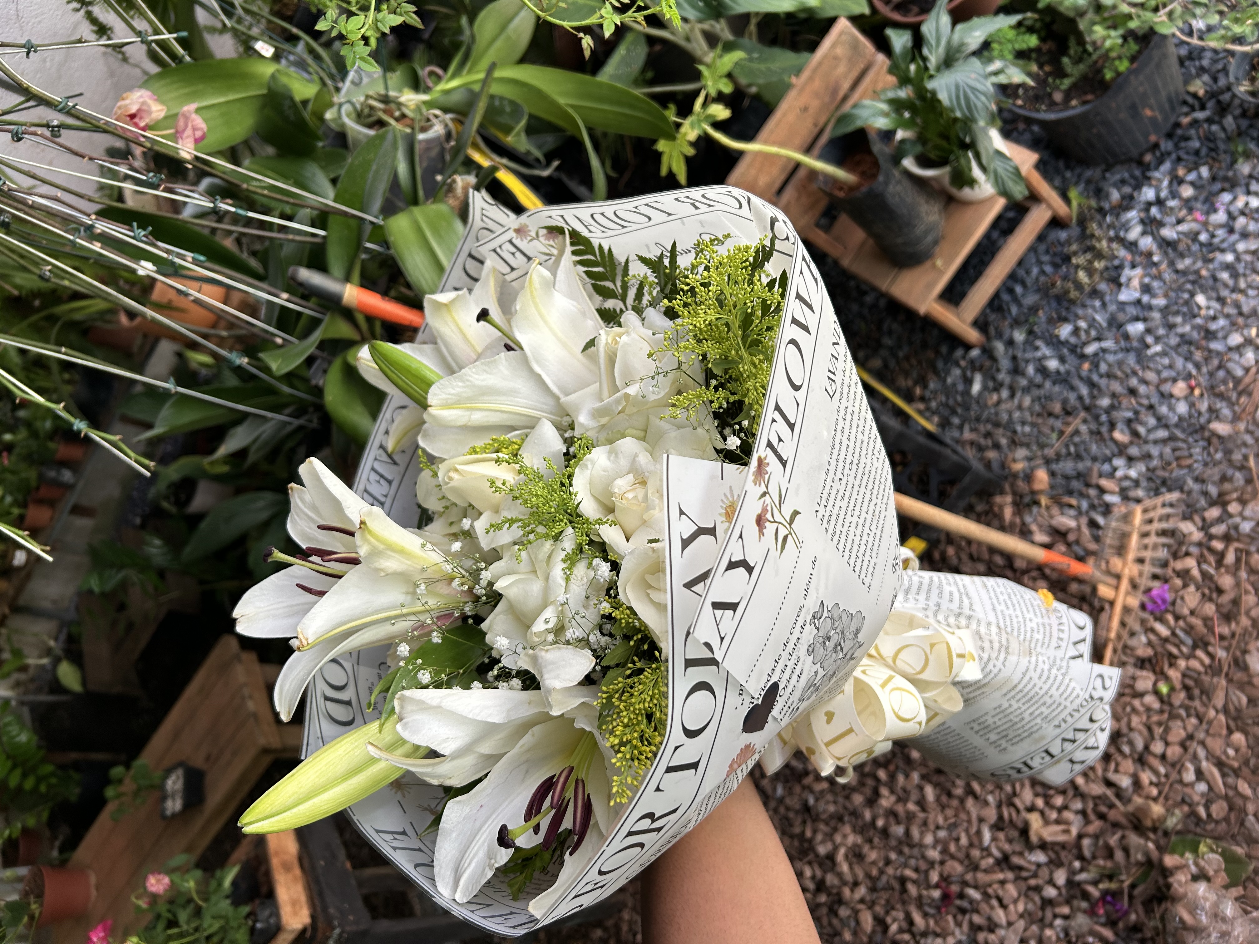 Lindo buquê de Lírio + rosas 